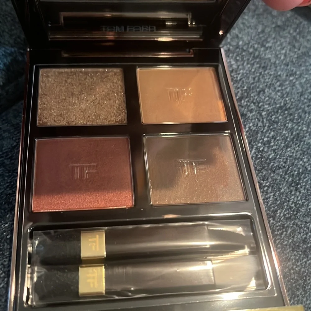 Tom Ford “26 Leopard Sun” 0.31 Oz